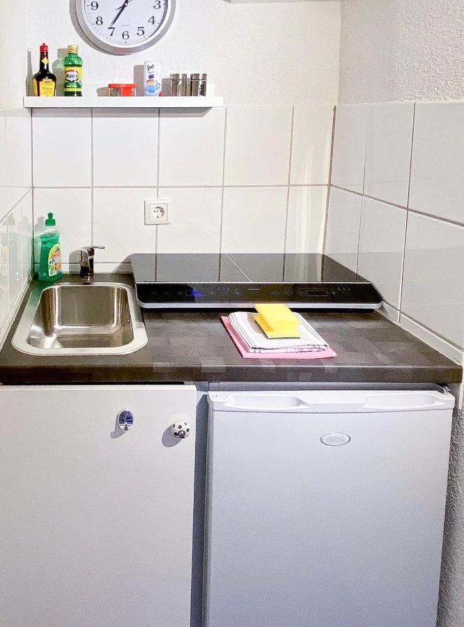 Modernes Zimmer Mit Kuechenzeile Und Bad Denkte Dış mekan fotoğraf