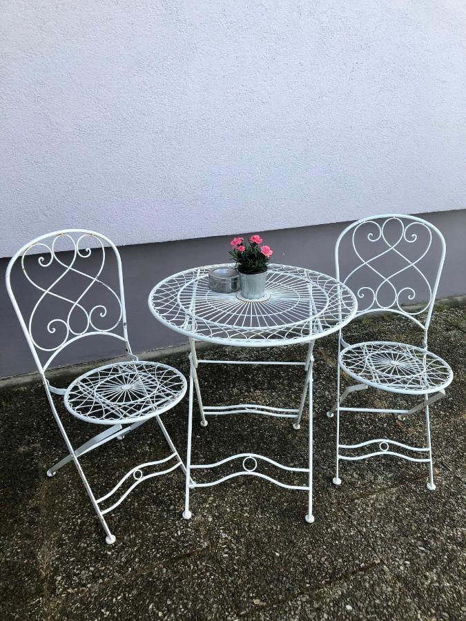 Modernes Zimmer Mit Kuechenzeile Und Bad Denkte Dış mekan fotoğraf